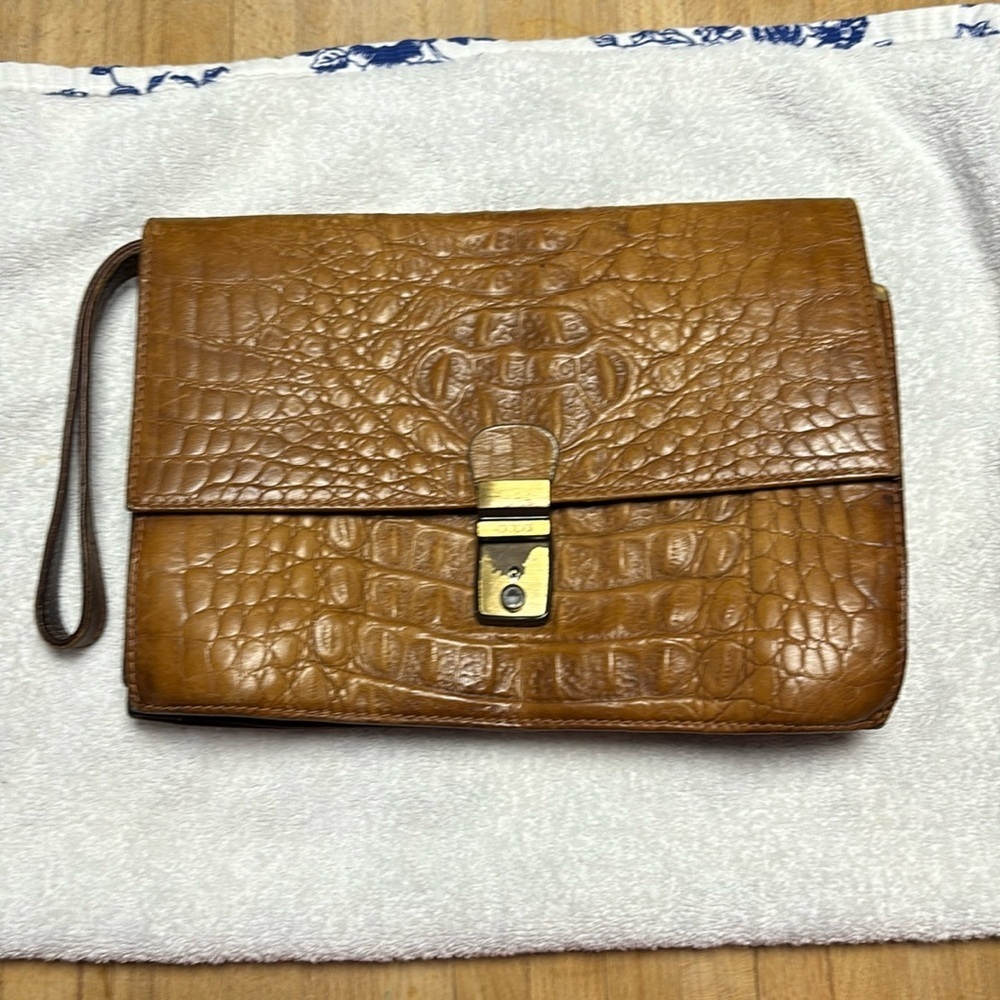 Vintage adpel genuine leather clutch. Made in Italy.